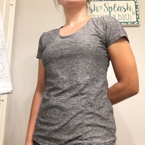 GOOD REEBOK medium dri fit shirt